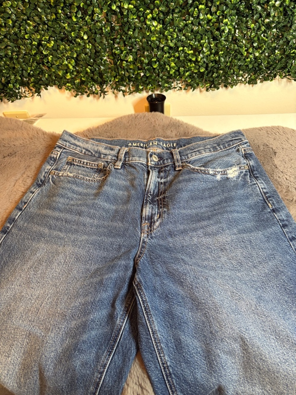 American Eagle Women’s Baggy Jeans Size 10 - Picture 2 of 6